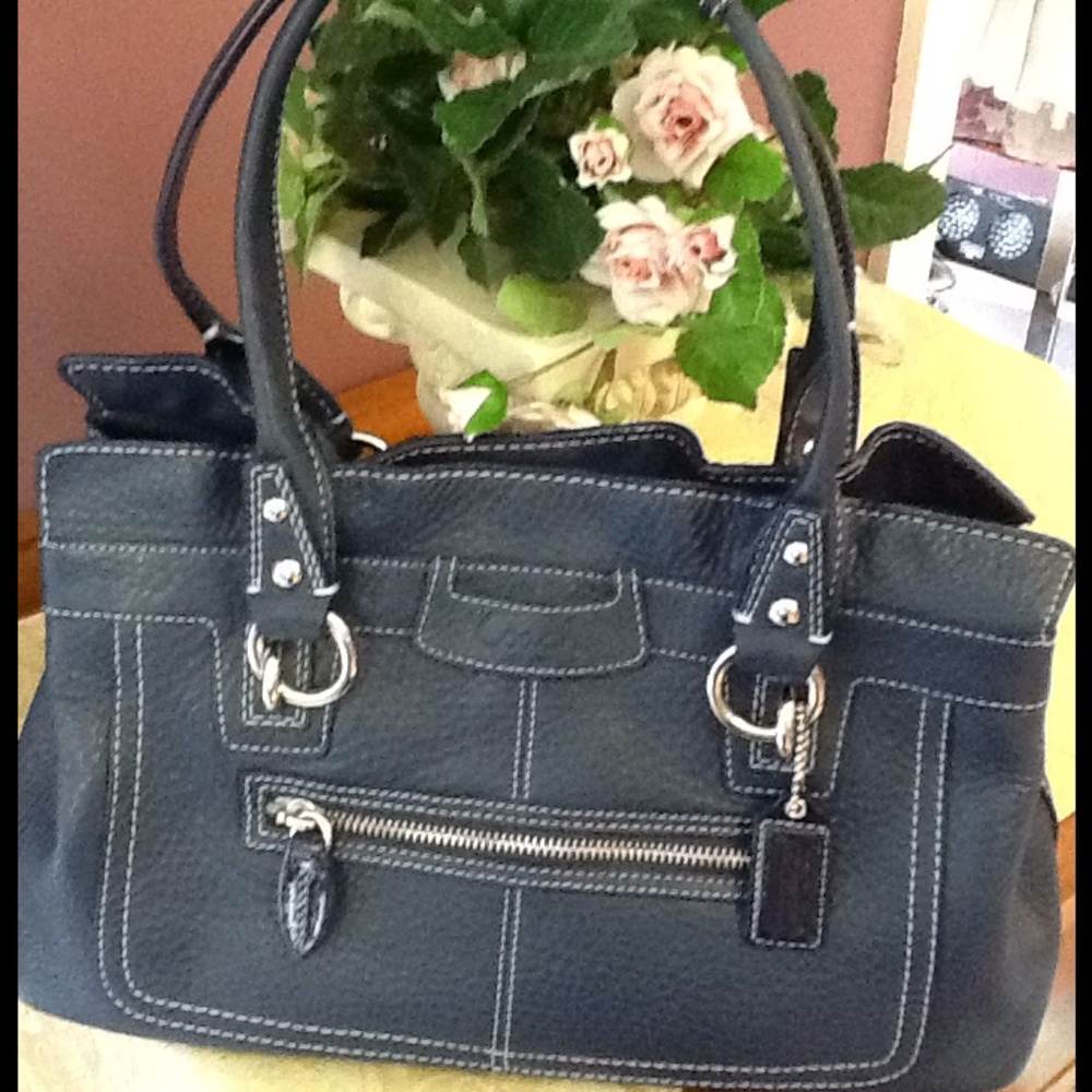 Classic Navy Leather Tote Bag with Contrast Stitching